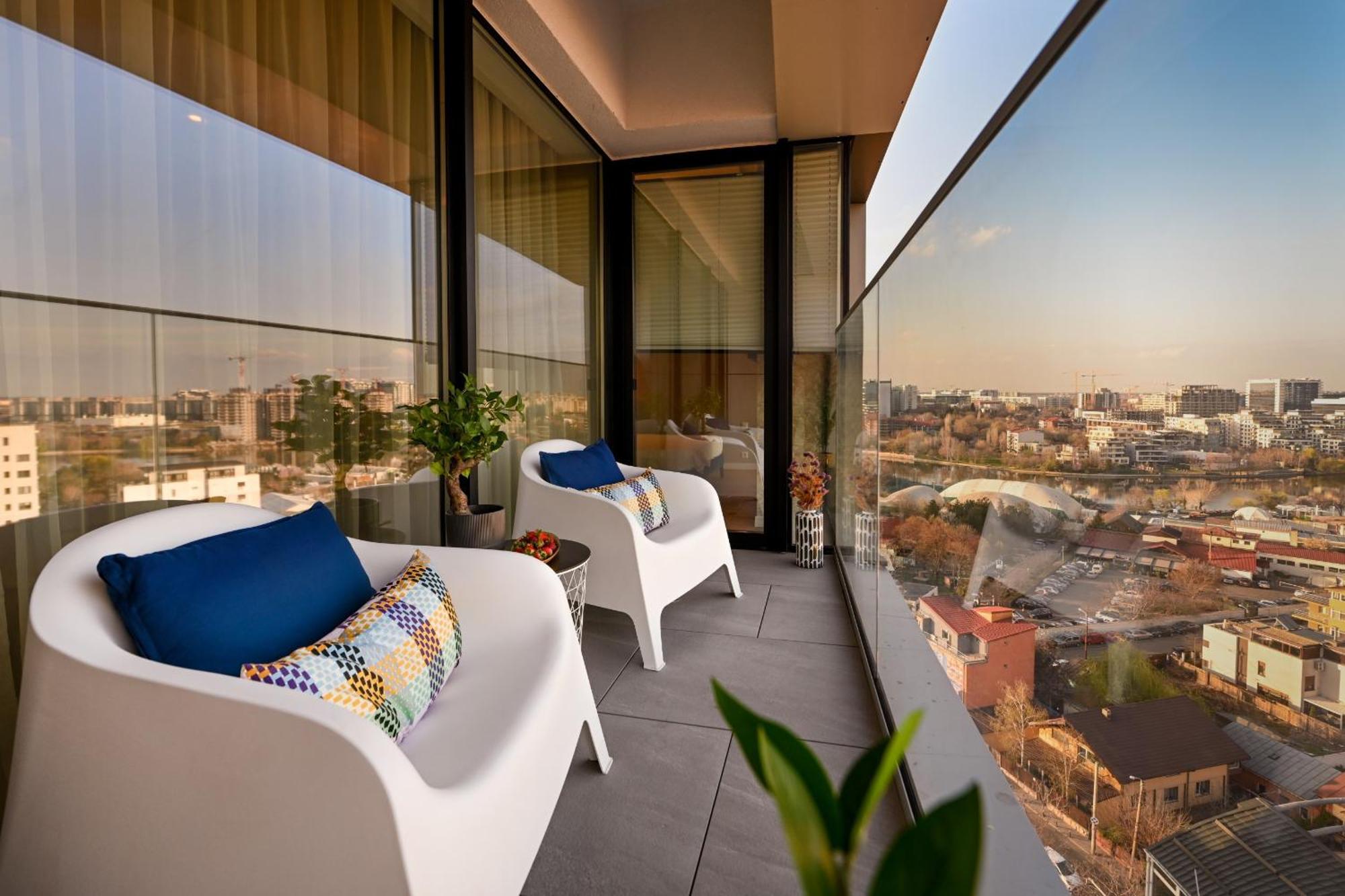 One Verdi Park Exclusive Apartments - Panoramic View & Private Parking Bukarest Kültér fotó
