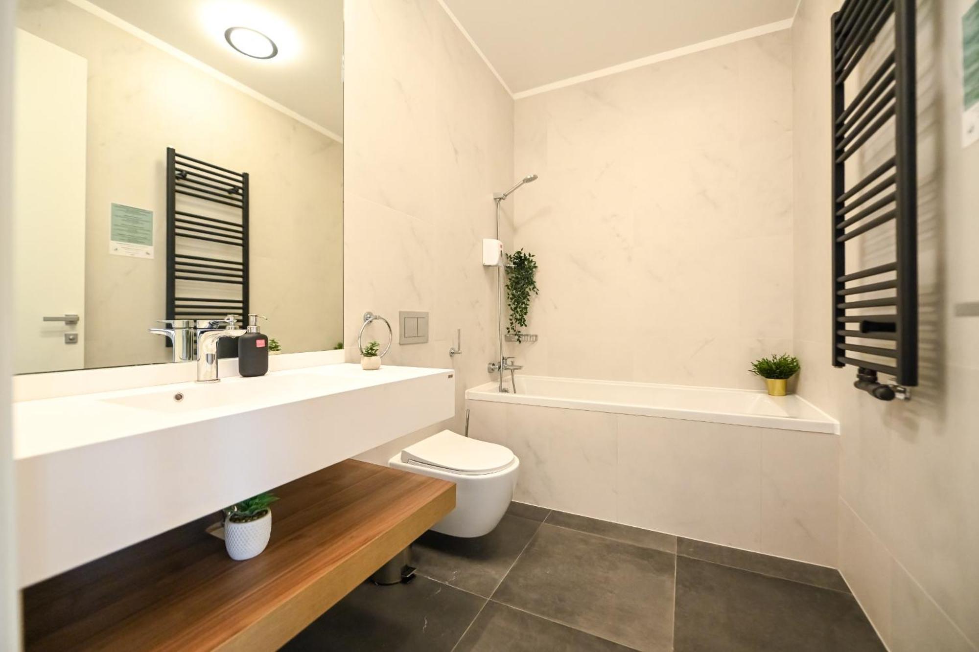 One Verdi Park Exclusive Apartments - Panoramic View & Private Parking Bukarest Kültér fotó