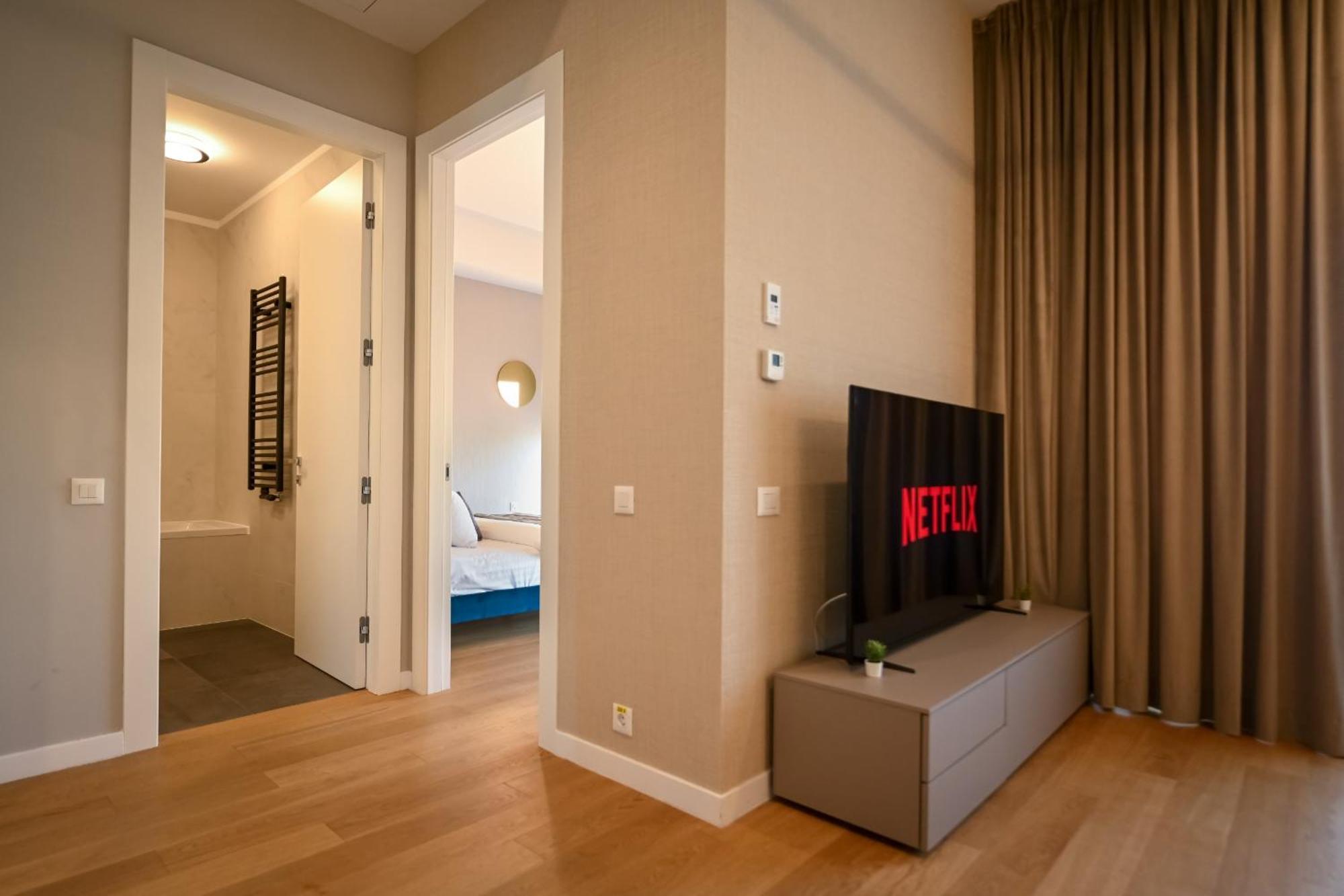 One Verdi Park Exclusive Apartments - Panoramic View & Private Parking Bukarest Szoba fotó