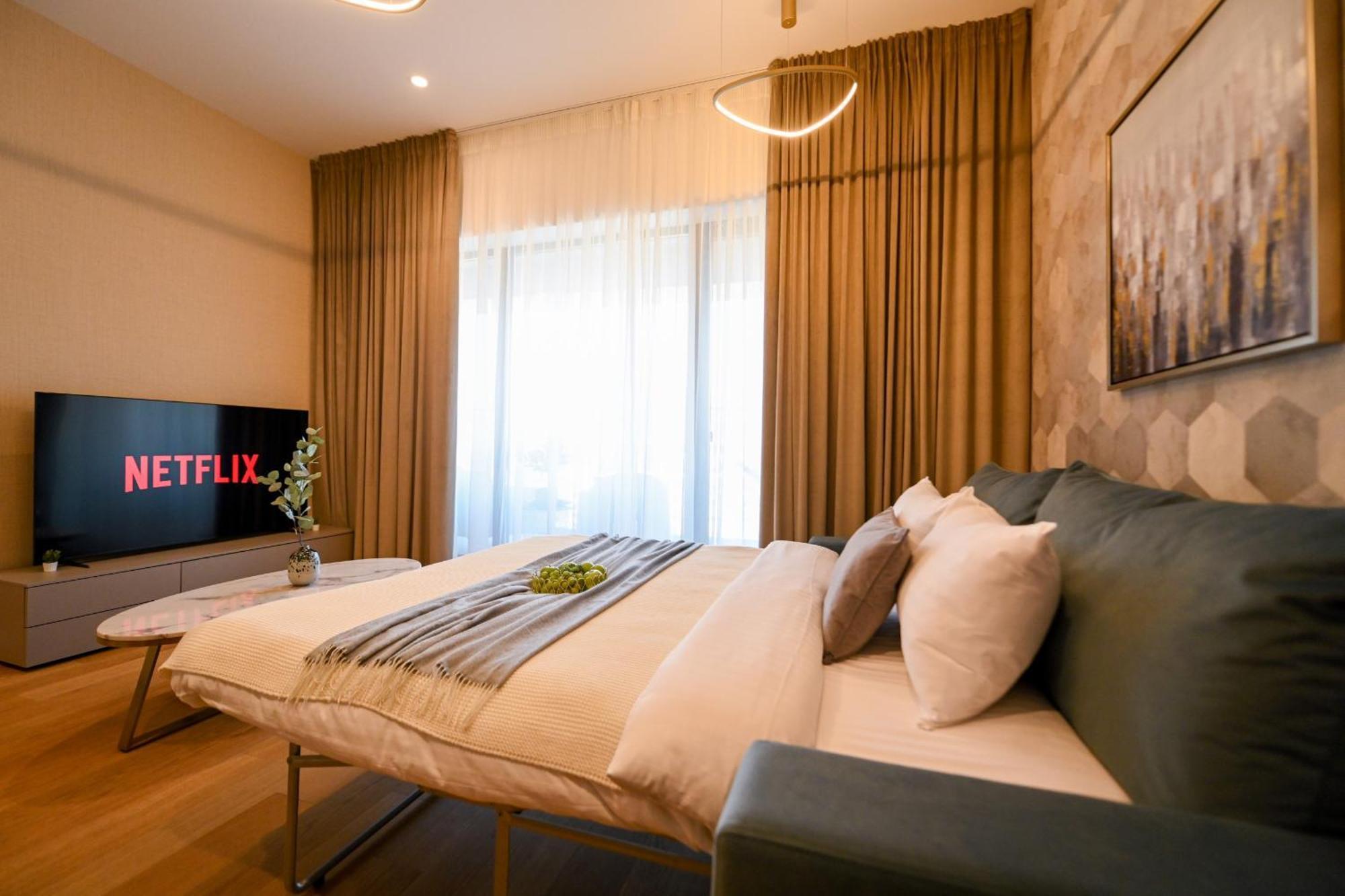 One Verdi Park Exclusive Apartments - Panoramic View & Private Parking Bukarest Szoba fotó