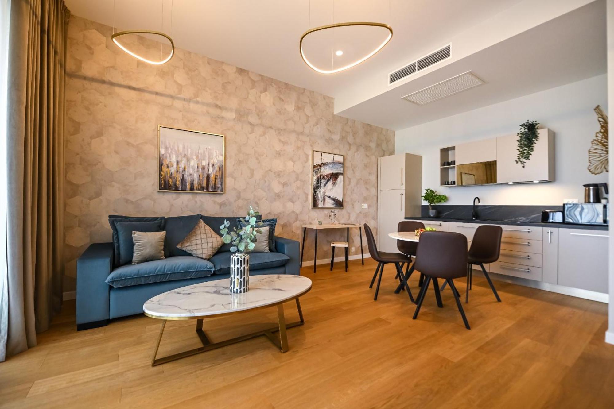 One Verdi Park Exclusive Apartments - Panoramic View & Private Parking Bukarest Szoba fotó