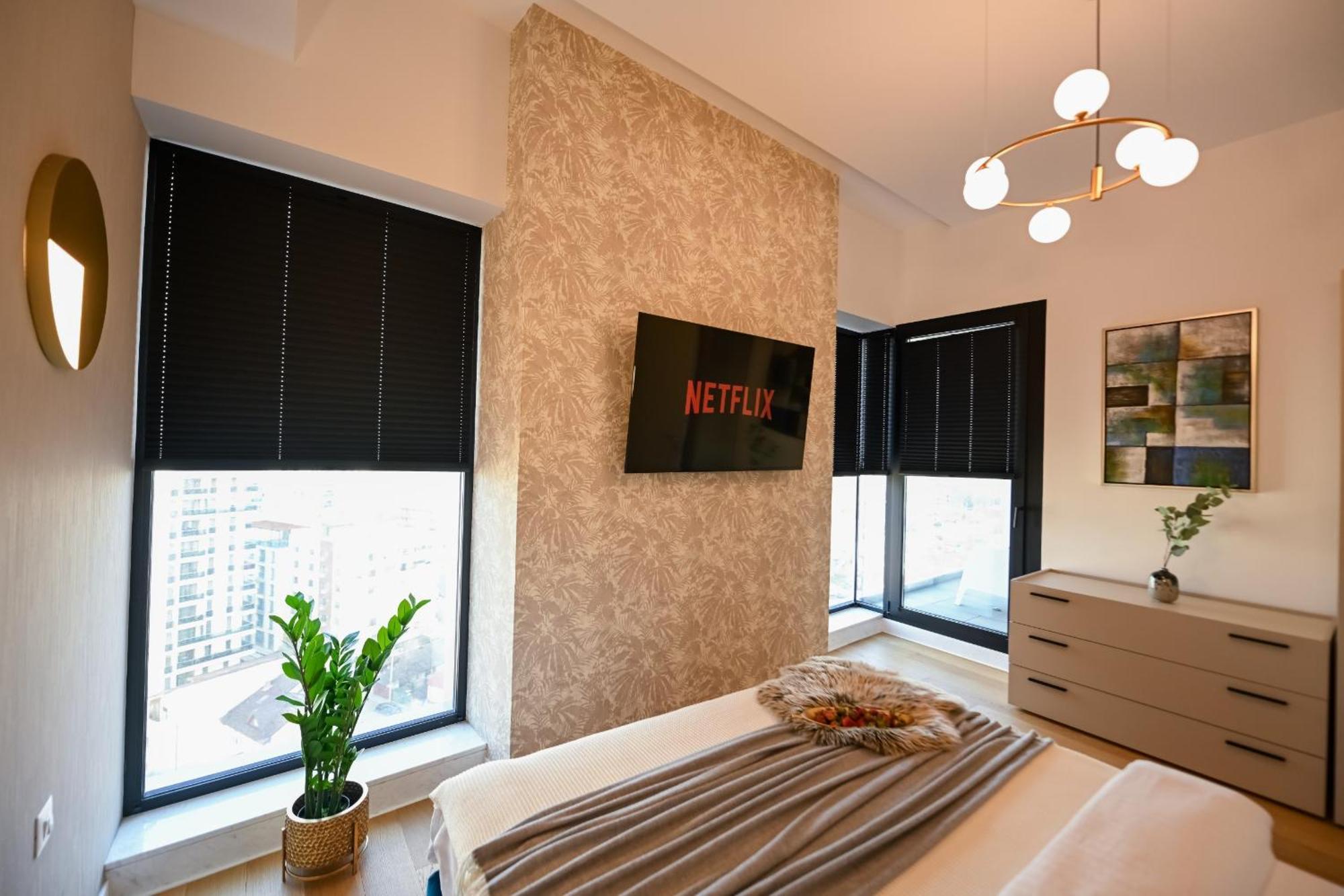 One Verdi Park Exclusive Apartments - Panoramic View & Private Parking Bukarest Szoba fotó
