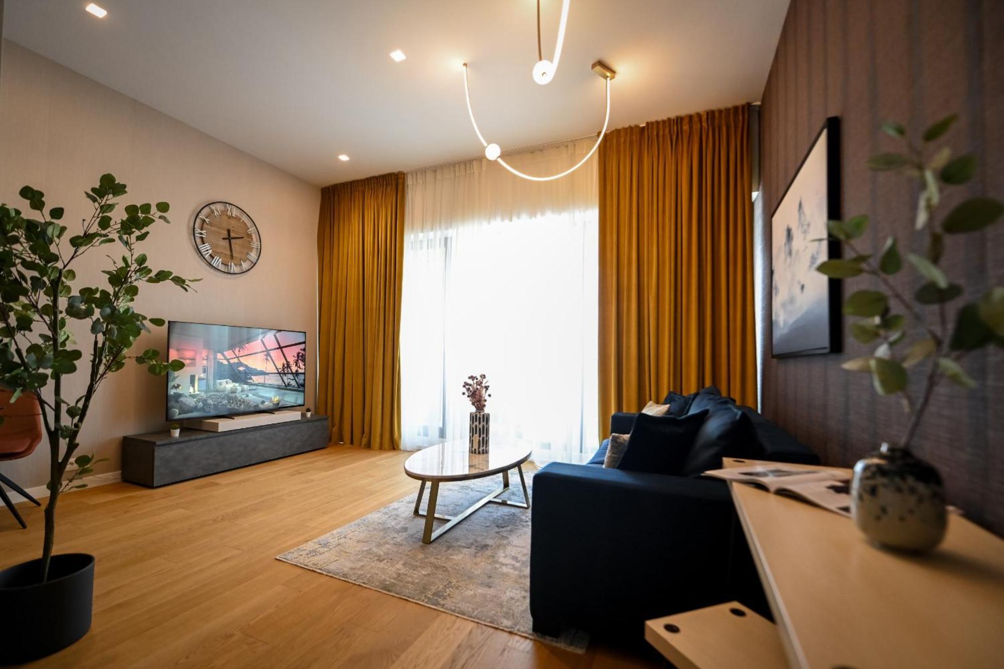 One Verdi Park Exclusive Apartments - Panoramic View & Private Parking Bukarest Szoba fotó